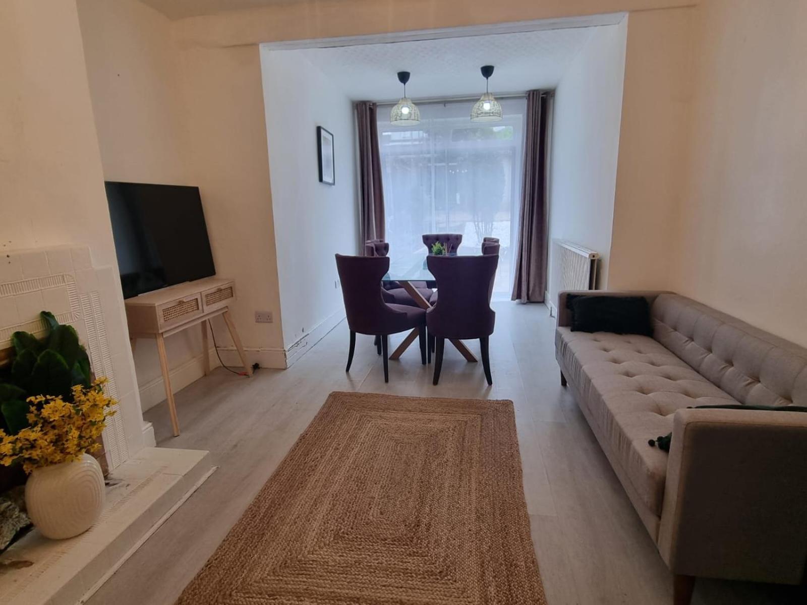 Casa vacanze Large 4 Bed Terraced House *