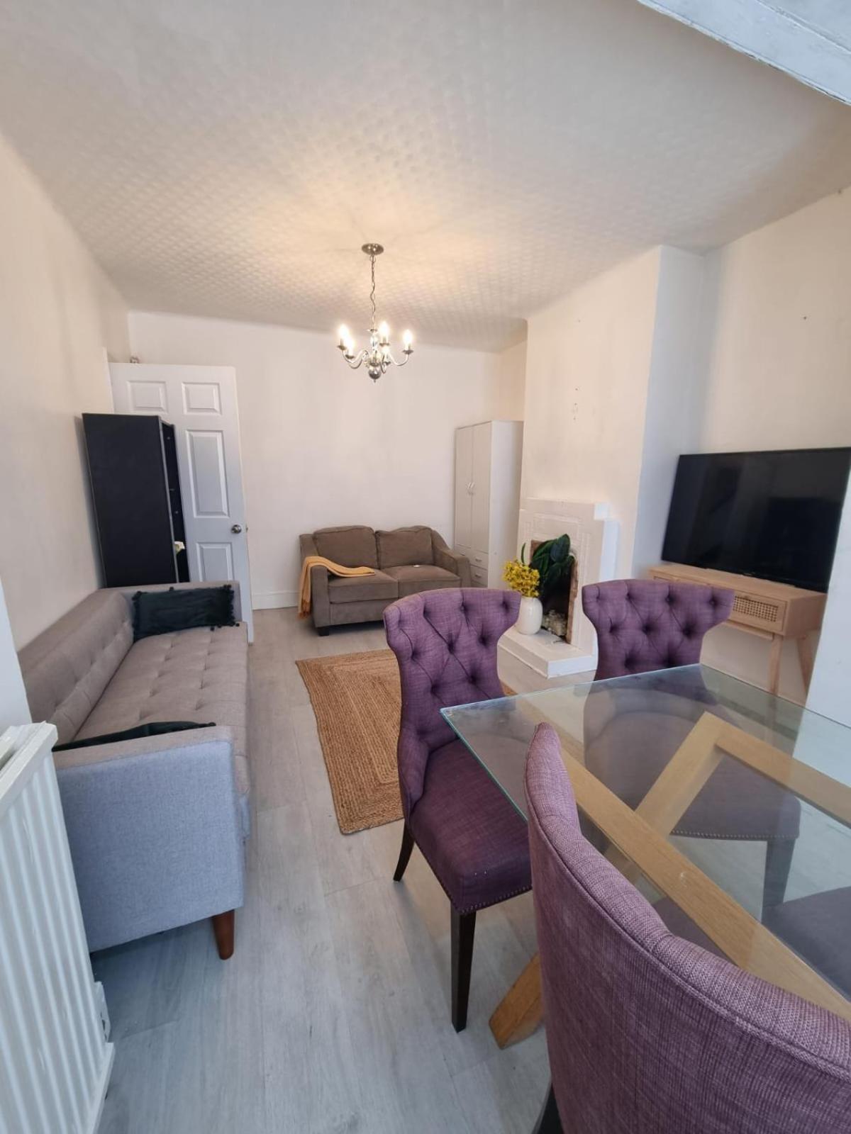 Casa vacanze Large 4 Bed Terraced House