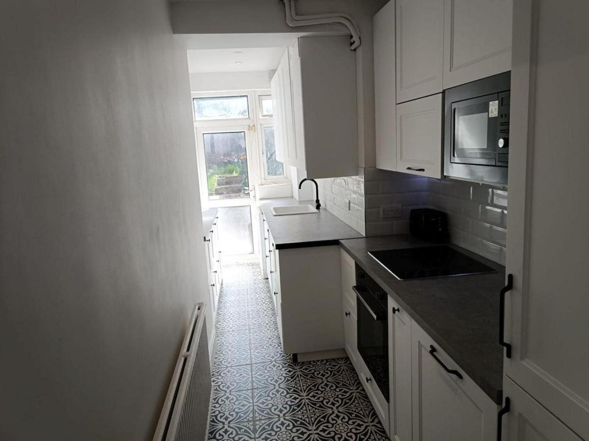 Large 4 Bed Terraced House