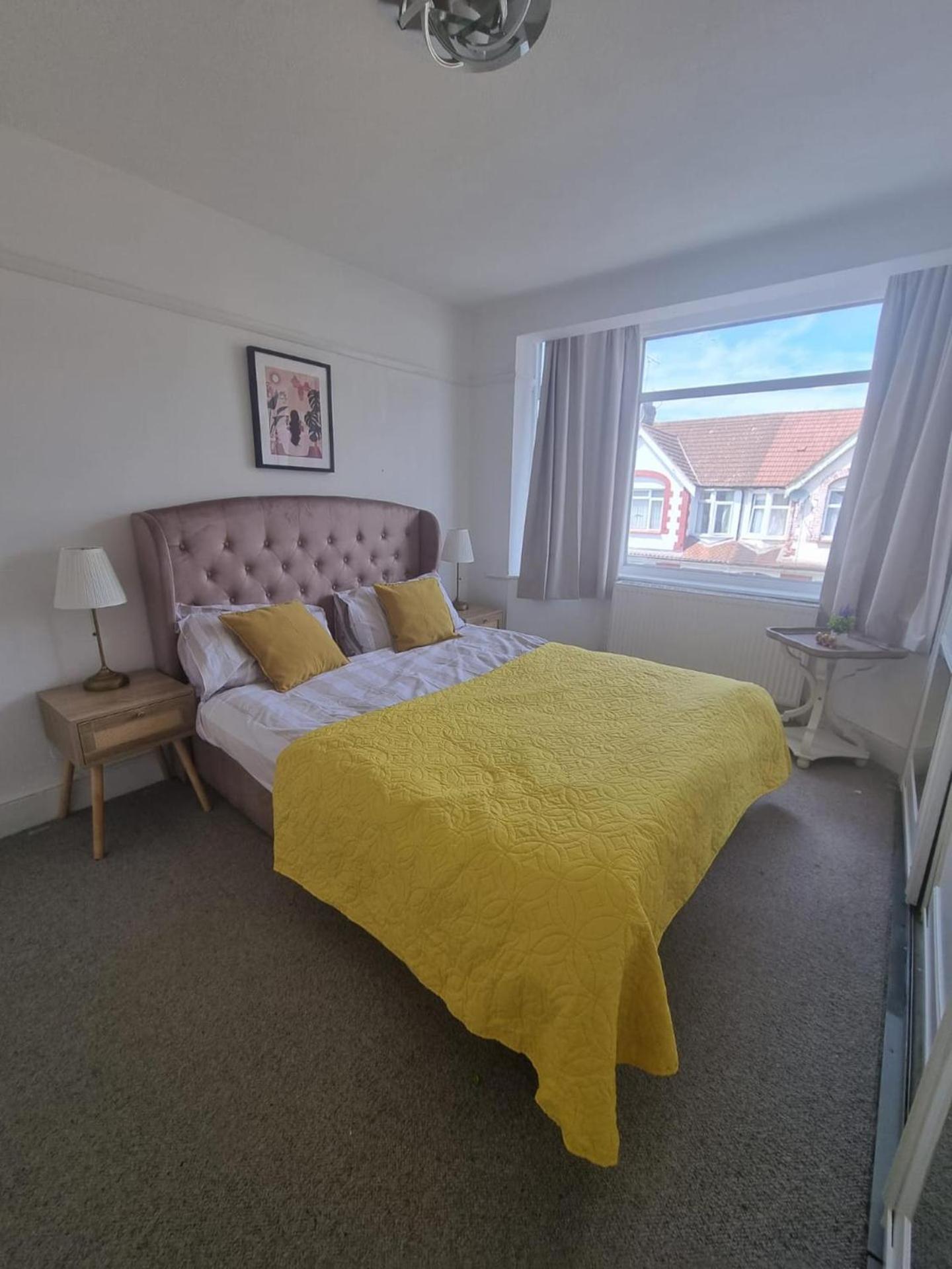 Large 4 Bed Terraced House Casa vacanze Londra